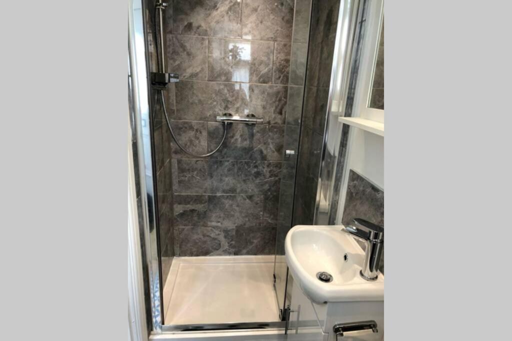 Stylish Studio Gem In The Heart Of Hebden Хебдън Бридж Екстериор снимка