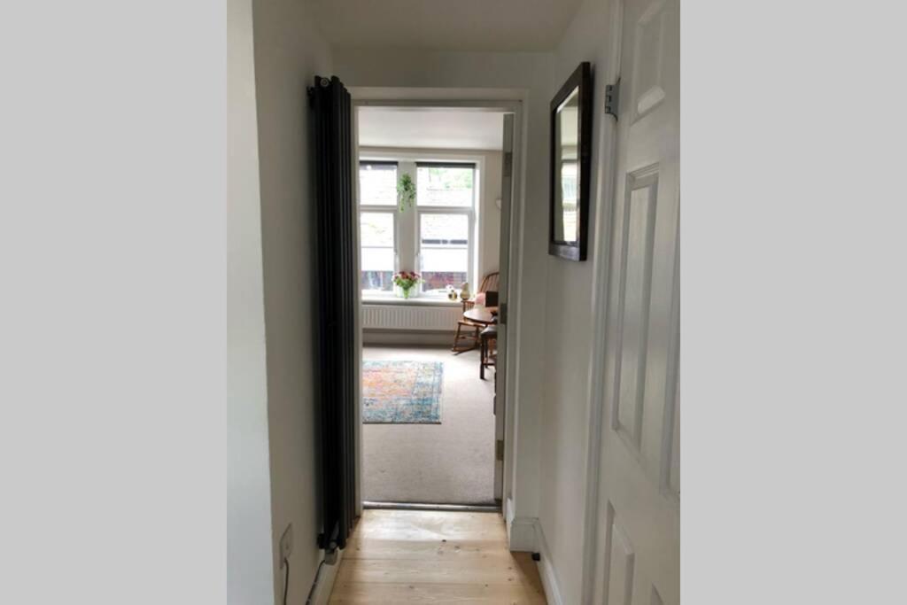 Stylish Studio Gem In The Heart Of Hebden Хебдън Бридж Екстериор снимка
